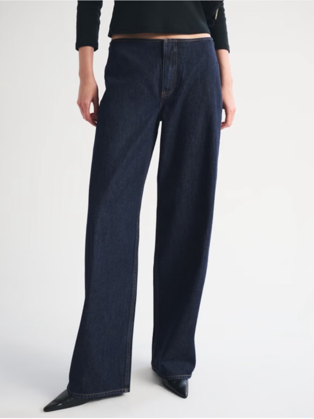 Abercrombie & Fitch Ultra Loose Low Rise Clean Waist Drapey Rigid Dark Wash 25 S
